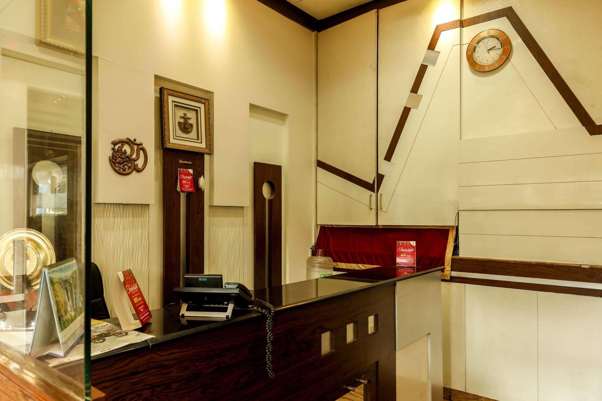 Hotel Treebo Trip Grand Regency Bangalore Exterior foto