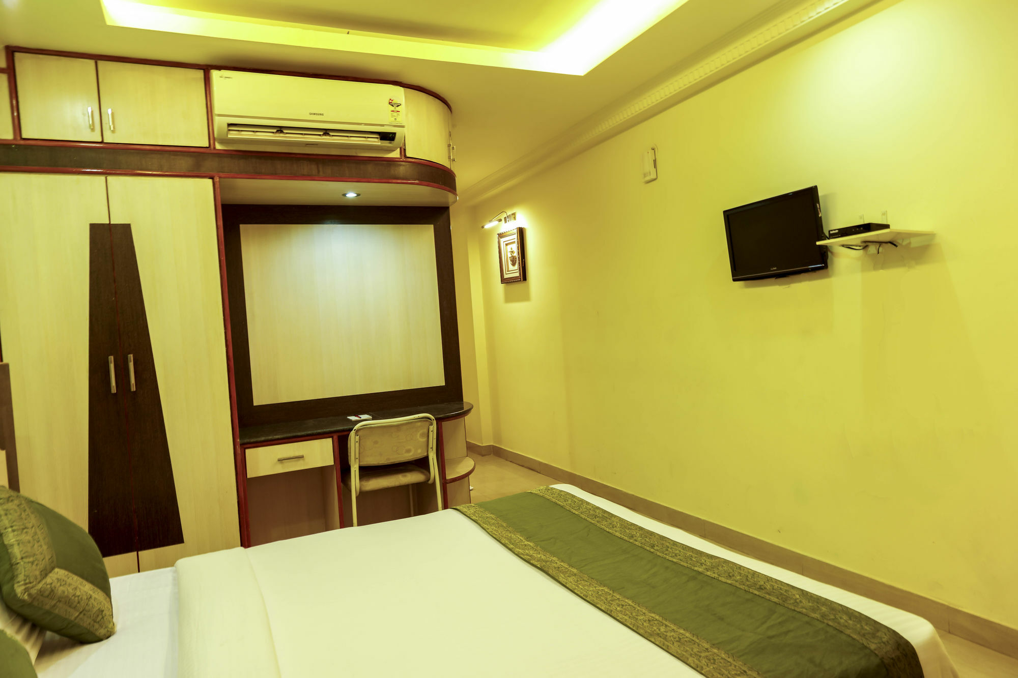 Hotel Treebo Trip Grand Regency Bangalore Exterior foto